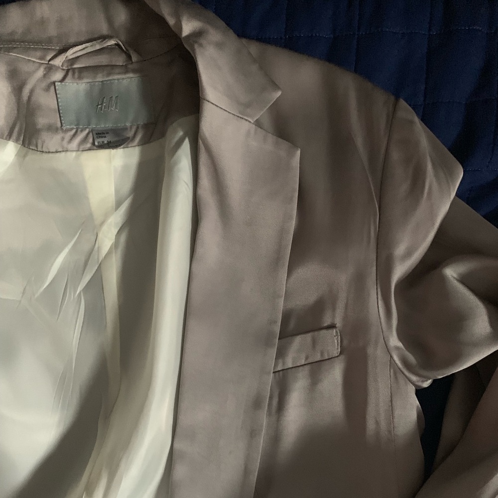 Blazer - Picture 5 of 9